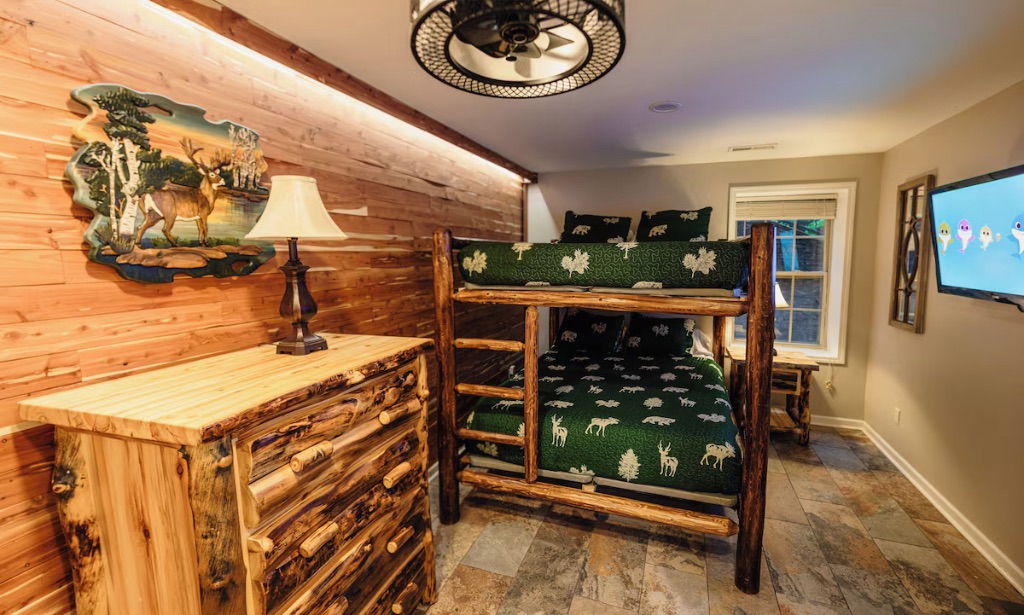 Pigeon Hills kids bunk room with queen bunk bed wood decor log furniture and mountain theme